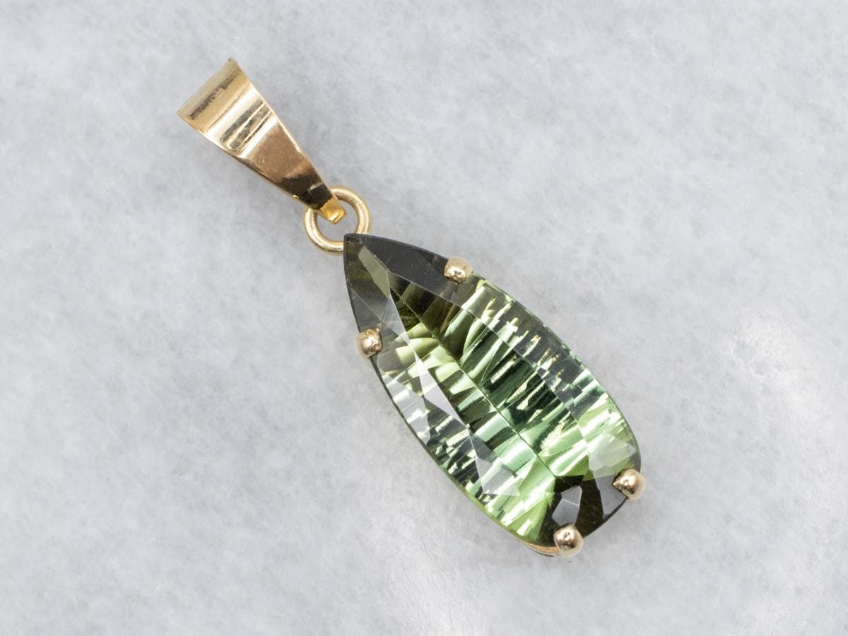 Pear Cut Green Tourmaline 14k Yellow Gold Pendant Pear Cut Green Tourmaline 14k Yellow Gold Pendant