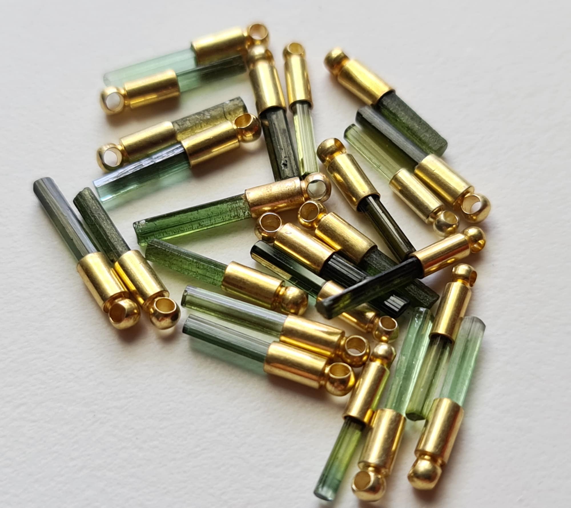 Green Tourmaline Sticks, Gold Polish 925 Silver Connector (5 Pcs) Green Tourmaline Sticks, Gold Polish 925 Silver Connector (5 Pcs)