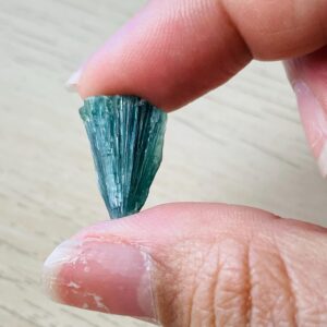 Raw Green Tourmaline Crystal Fan: Natural Gemstone Cluster (2.6G) Raw Green Tourmaline Crystal Fan: Natural Gemstone Cluster (2.6G)