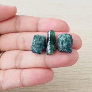 Raw Green Tourmaline Crystal Lot: Pakistan Gemstone (5.72G) Raw Green Tourmaline Crystal Lot: Pakistan Gemstone (5.72G)