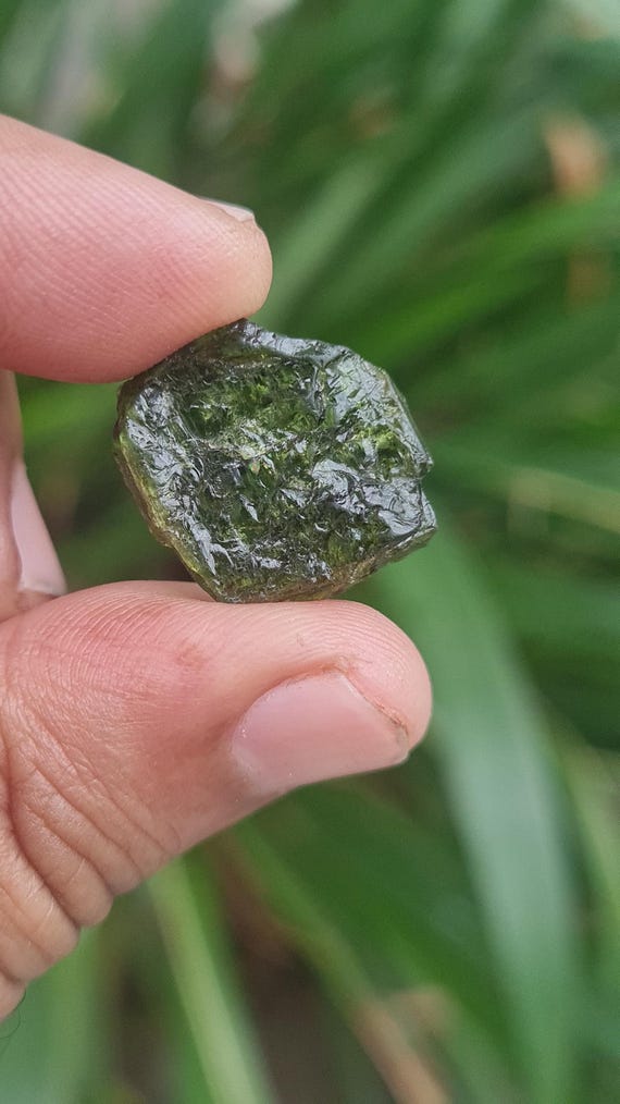 Raw Green Tourmaline Crystal Specimen: Tourmaline Uncut Gemstone (14 Carat, 20x18 Mm)