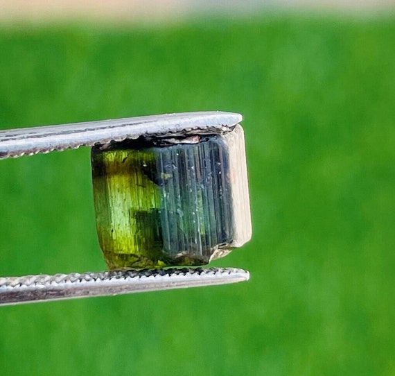 Raw Green Tourmaline Crystal Gemstone – 5.50 Ct October Birthstone (jewellery Making 8 Mm)