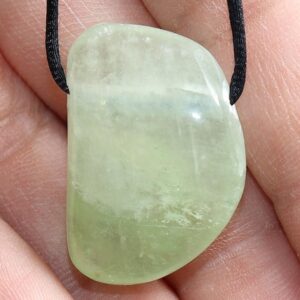 grüner Calcit | Halskette mit Band oder Silber 925 --- Stein-Größe: 29 x 20 mm