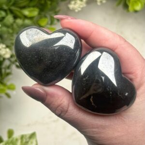 Hematite Heart | 120g | - No. 203 (polished Black Crystal Carving, Root Chakra, Healing Stone, Grounding)