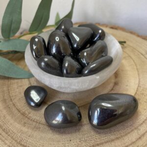 Hematite Tumbled Stone 15-25mm