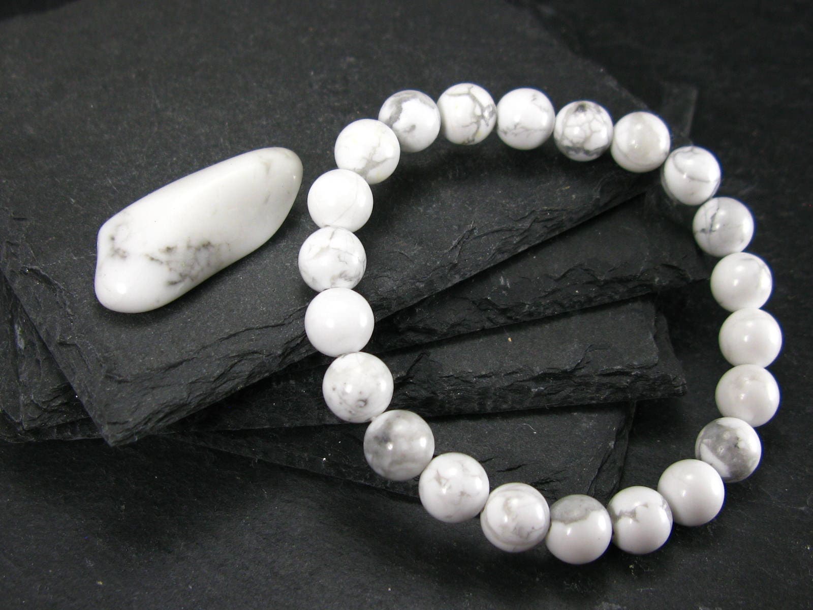 Howlite Genuine Bracelet ~ 7 Inches  ~ 8mm Round Beads