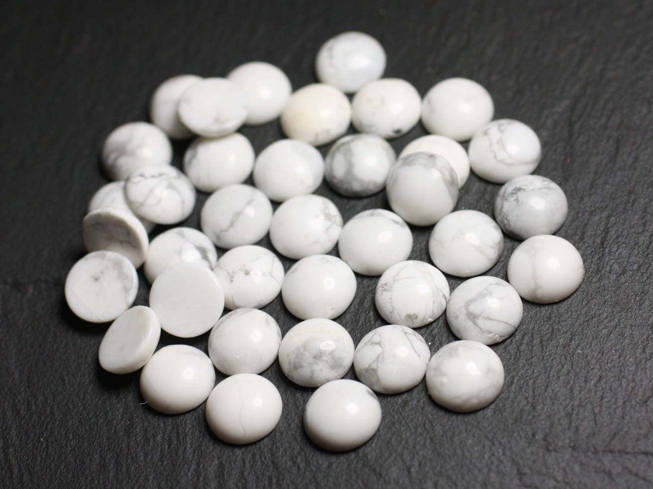 1pc - Cabochon Pierre Howlite Rond 16mm Blanc Gris - 7427039743358 1pc - Cabochon Pierre Howlite Rond 16mm Blanc Gris - 7427039743358