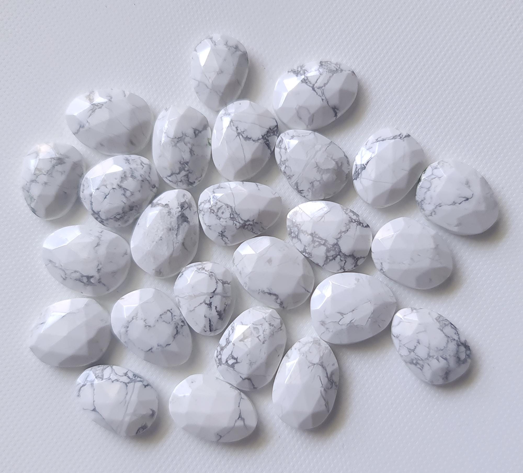 Howlite Cabochons, 14-16mm Loose Howlite Rose Cut Flat Back Cabochons For Jewelry (5pcs To 10pcs Options) - Psg342