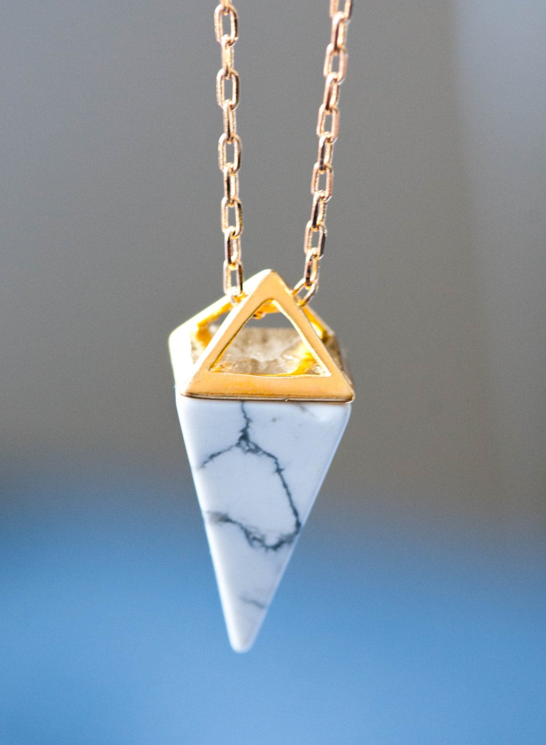 White Howlite Necklace, White Marble Necklace, White Gemstone Necklace, Gemstone Point Necklace, Crystal Point Necklace, Gold Necklace,boho