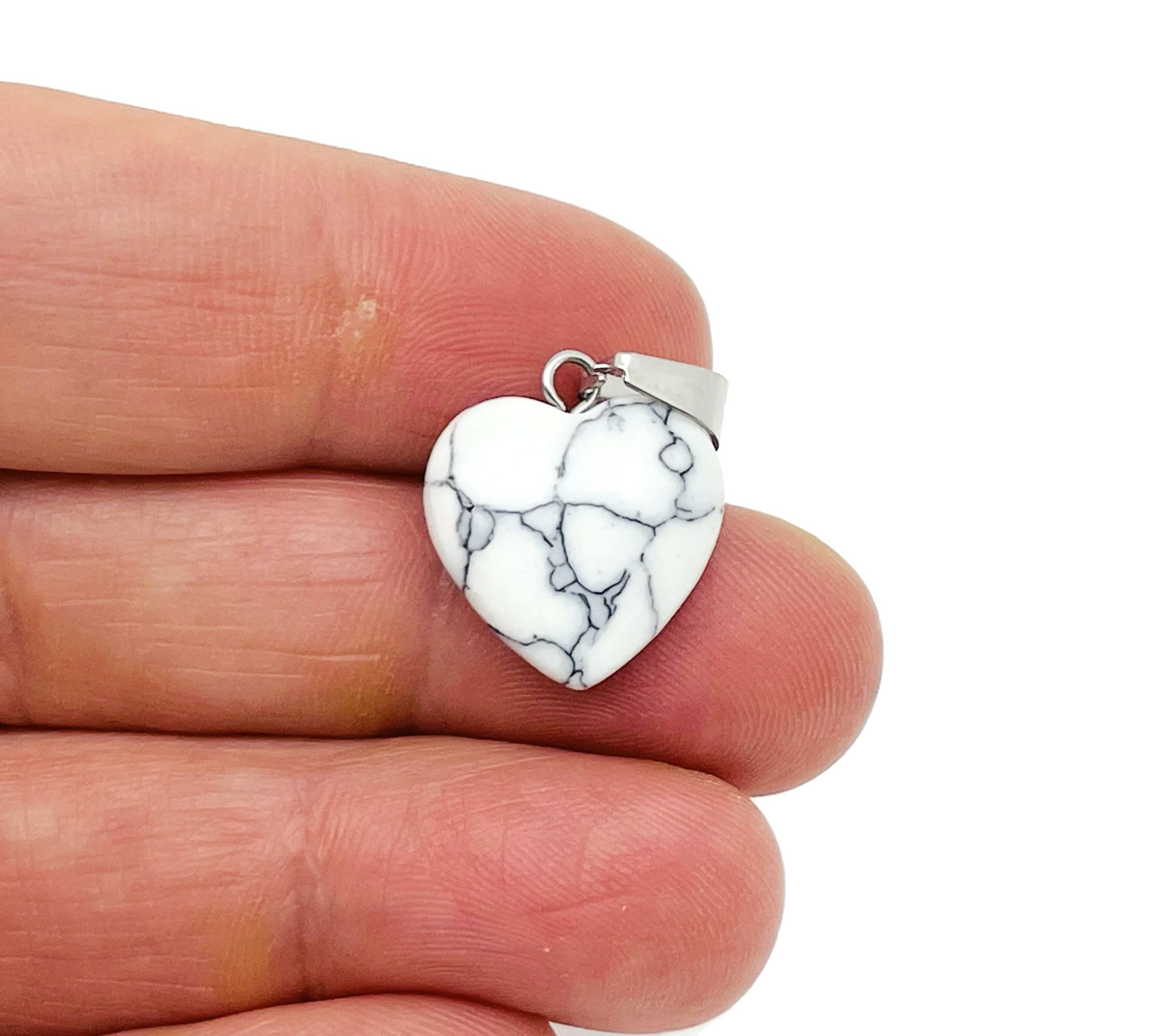 Howlite Heart Pendant - Crystals Pendant Healing - Mini Crystal Pendant - Gifts - Hnc1017