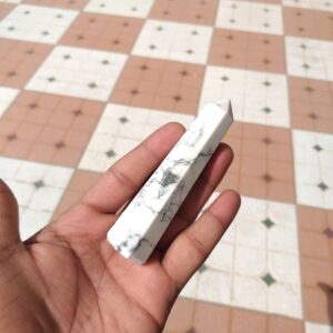 Howlite Gemstone Point, Handmade Polished 104.2 Gram - 4.1''