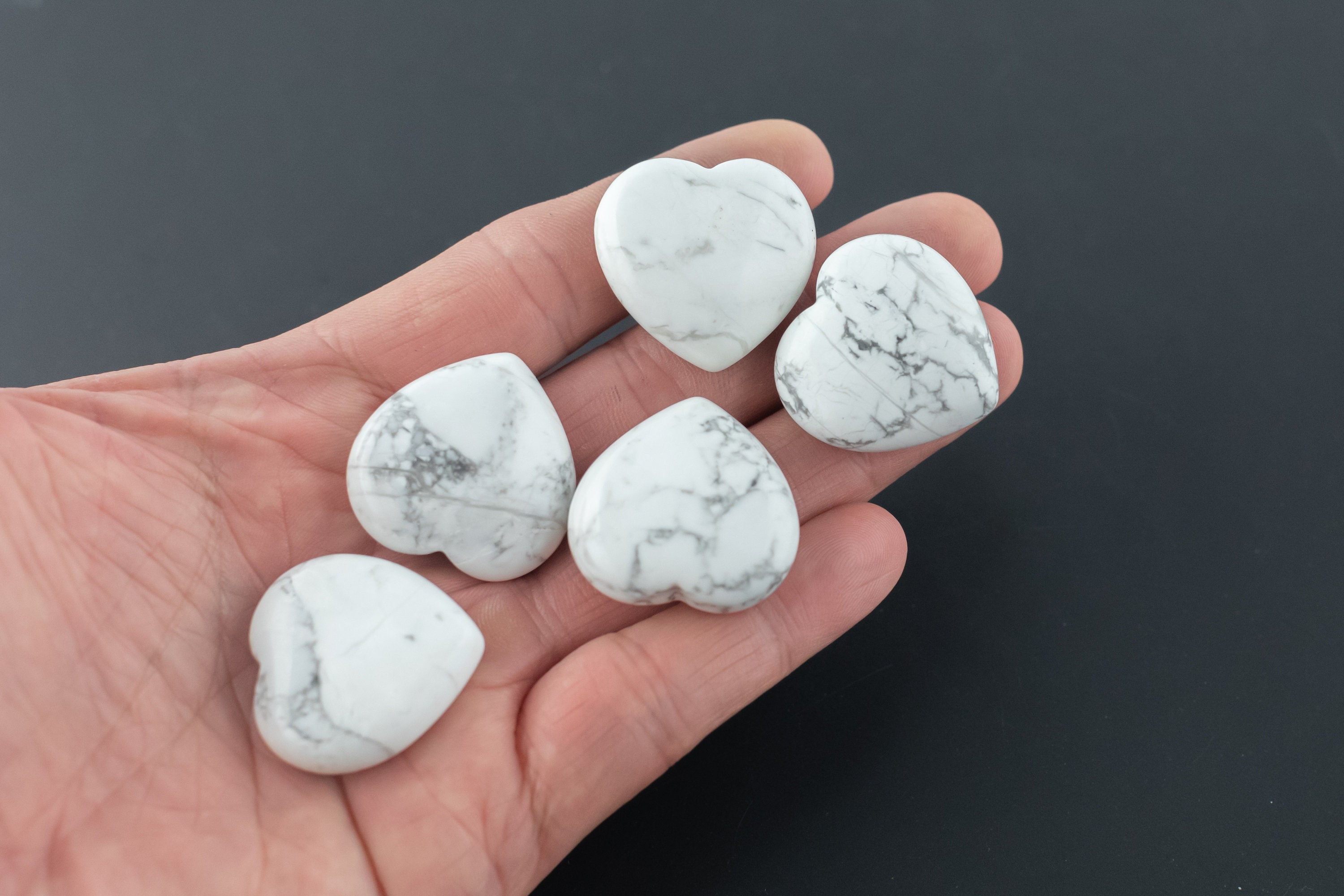 1 Pc White Howlite Heart Hearts Healing Stone - Size Approximately 30x30mm / 1" X 1"