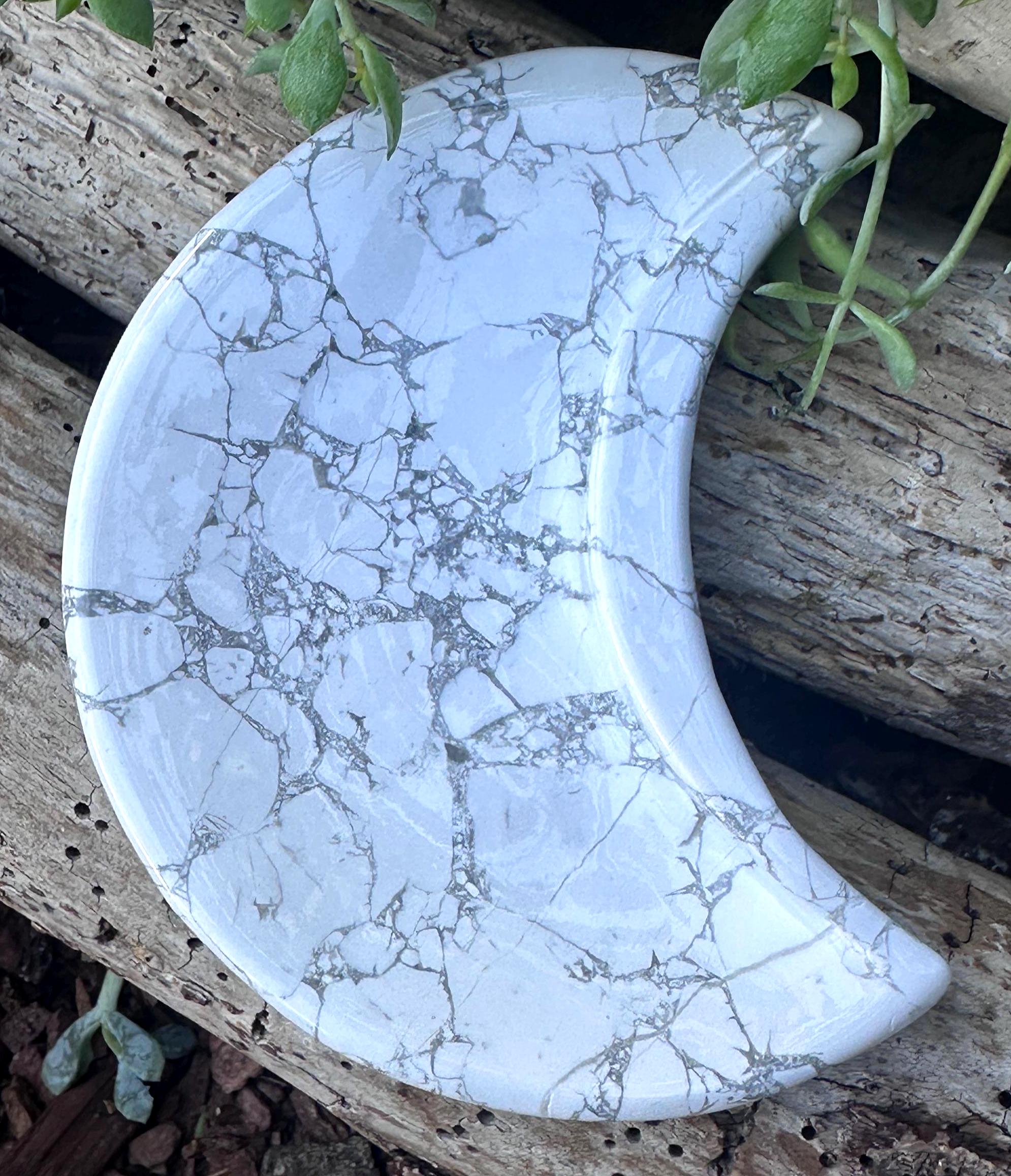 Howlite Crescent Moon Bowl