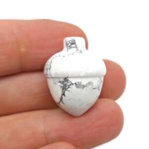 Howlite Crystal Acorn Carved - Reiki Healing - Home Crystal Decoration - Crystal Ornament - Crystal healing - 26mm - AC1017