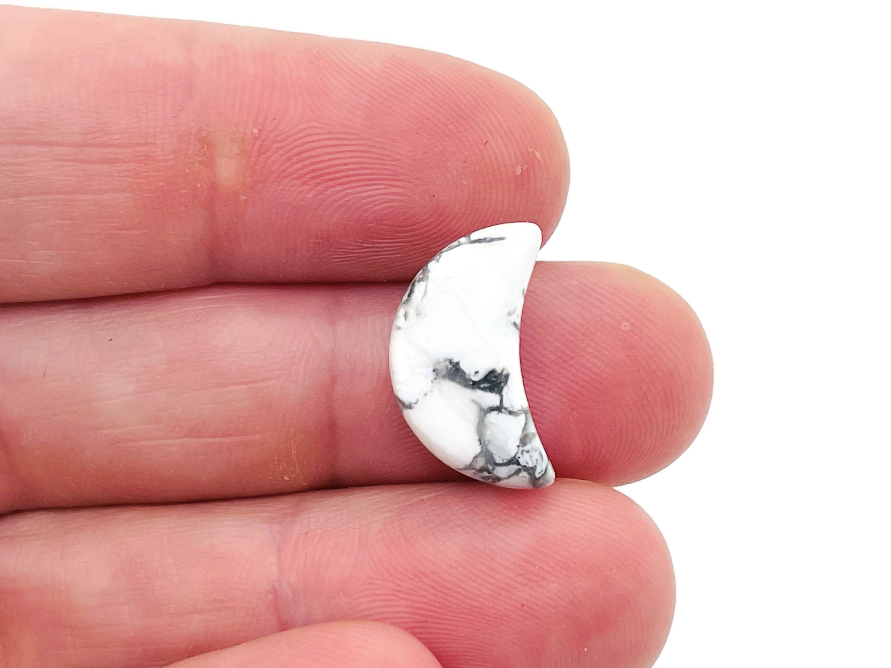 Howlite Gemstone Moon - Crystal Moon - Carved Moon - Healing Crystal - Mini Moon Crystal – 2cm – Mo1012