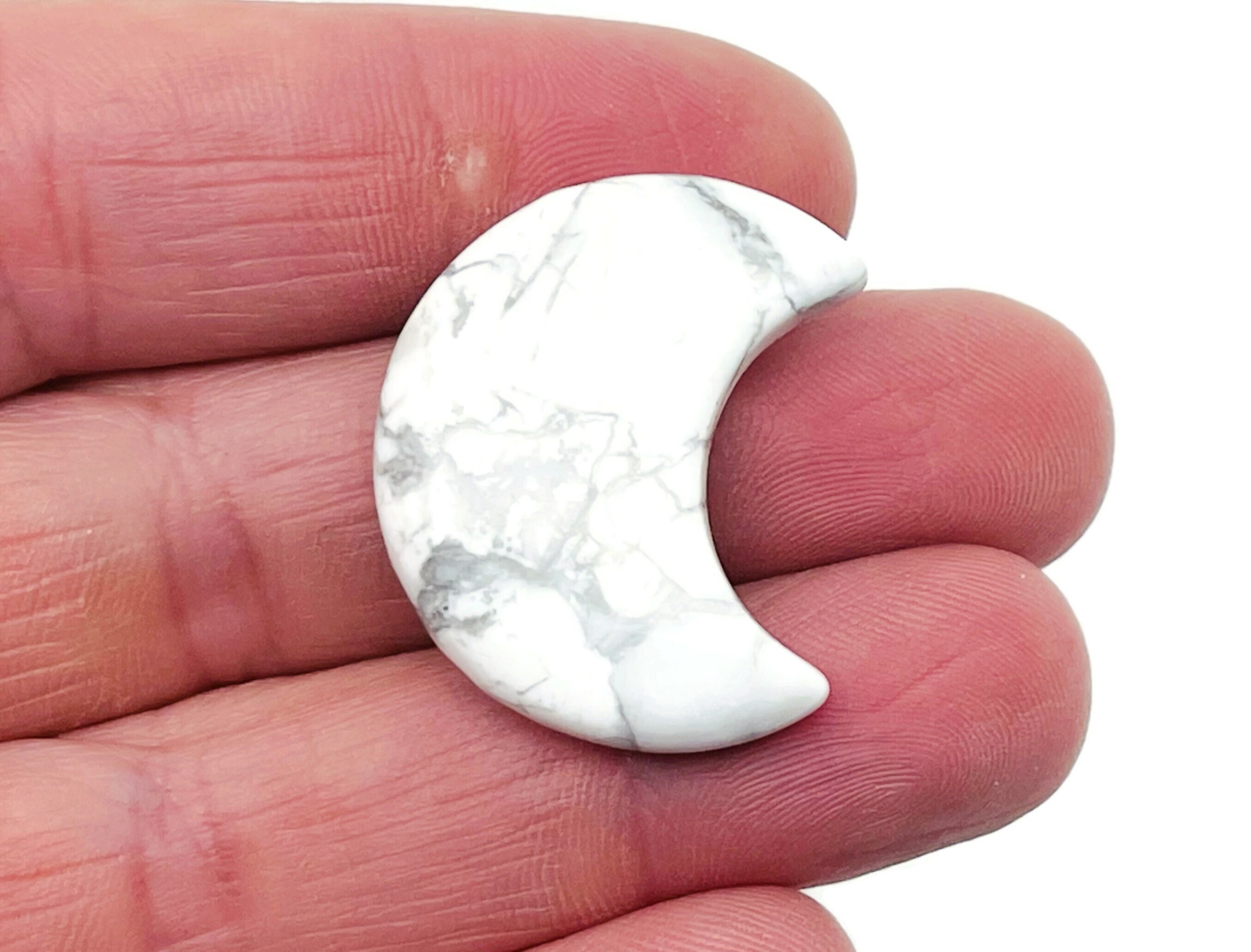 Howlite Gemstone Moon - Crystal Moon - Carved Moon - Healing Crystal - Gemstone Crescent – 3×1.6cm – Mo1067