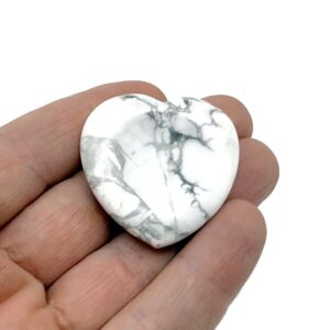 Howlite Heart Worry Stone – Crystal Worry Stone – Relaxing Heart Chakra - Travel Crystals - Stress Reducing - WO1014