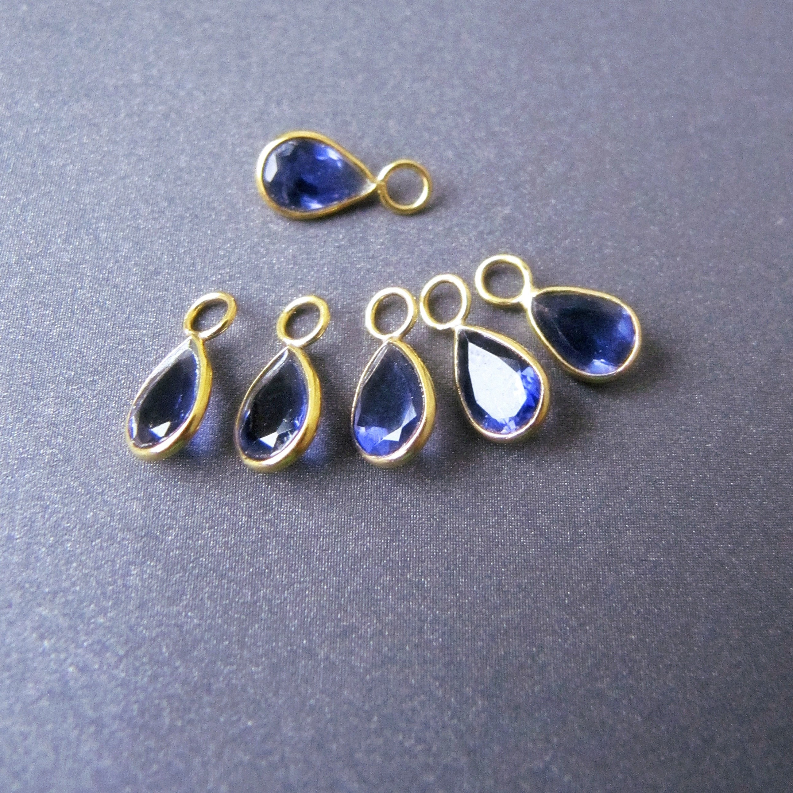 Gemstone Hoop Earring Charm In Solid 18k Gold • Natural Iolite • 6x4mm • 3mm Ring With 2.2mm Hole • Tariff Free Delivery To Usa Gemstone Hoop Earring Charm In Solid 18k Gold • Natural Iolite • 6x4mm • 3mm Ring With 2.2mm Hole • Tariff Free Delivery To Usa