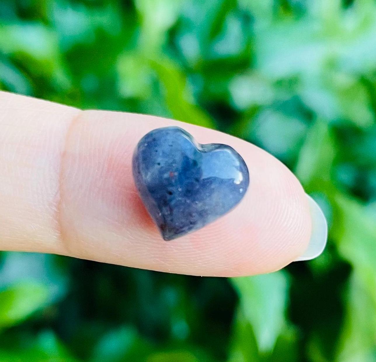 Mini Iolite Crystal Heart: Natural Gemstone Carving (10-12 Mm)