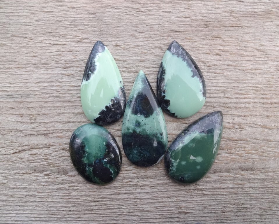 Hantigyrite Teisky Jade Cabochon, Rarest Stones Cabochon, Green Gemstone Cabochons Hantigyrite Teisky Jade Cabochon, Rarest Stones Cabochon, Green Gemstone Cabochons