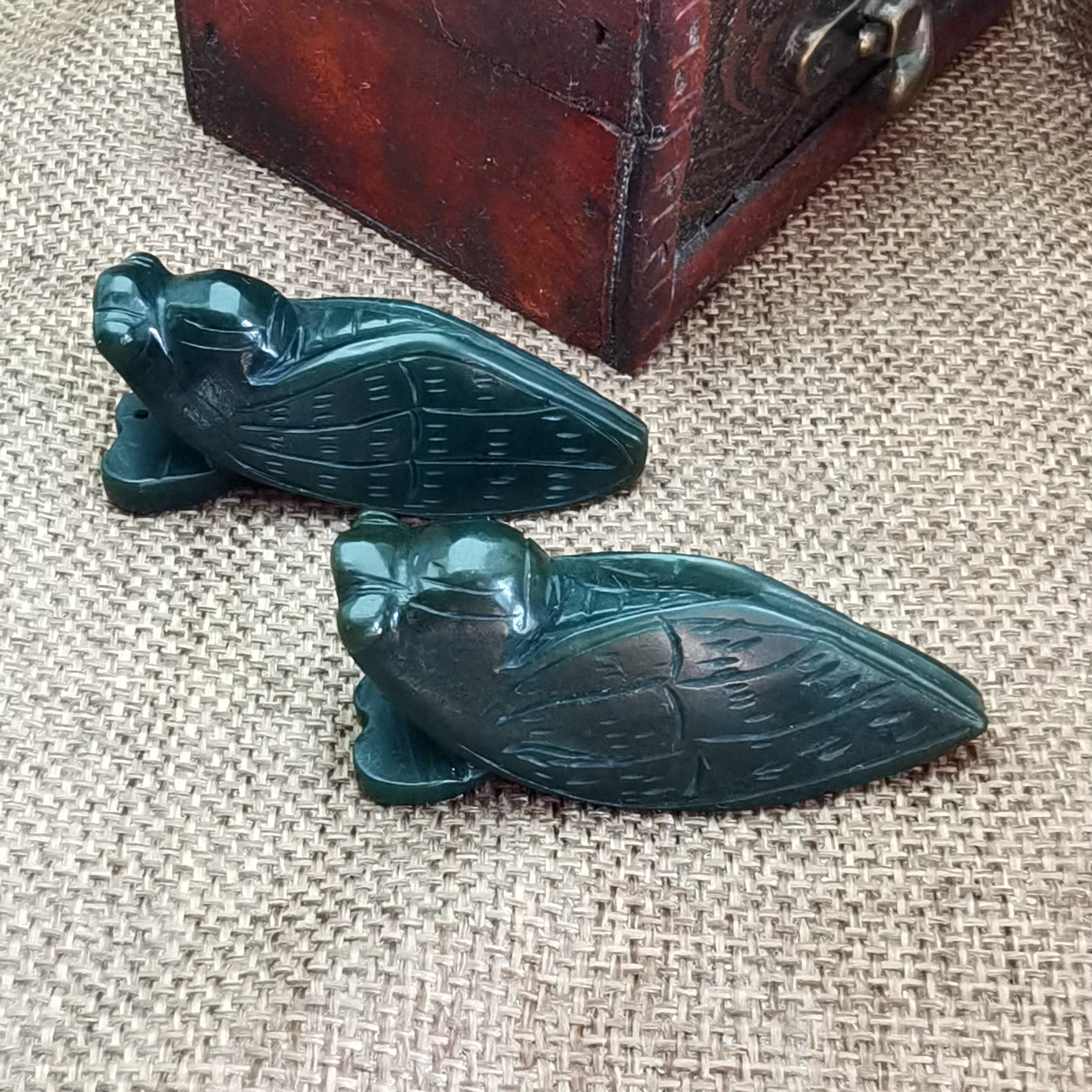 Natural Gray Jade Pendant Coving Cicada On Leaf China Culture 一鸣惊人