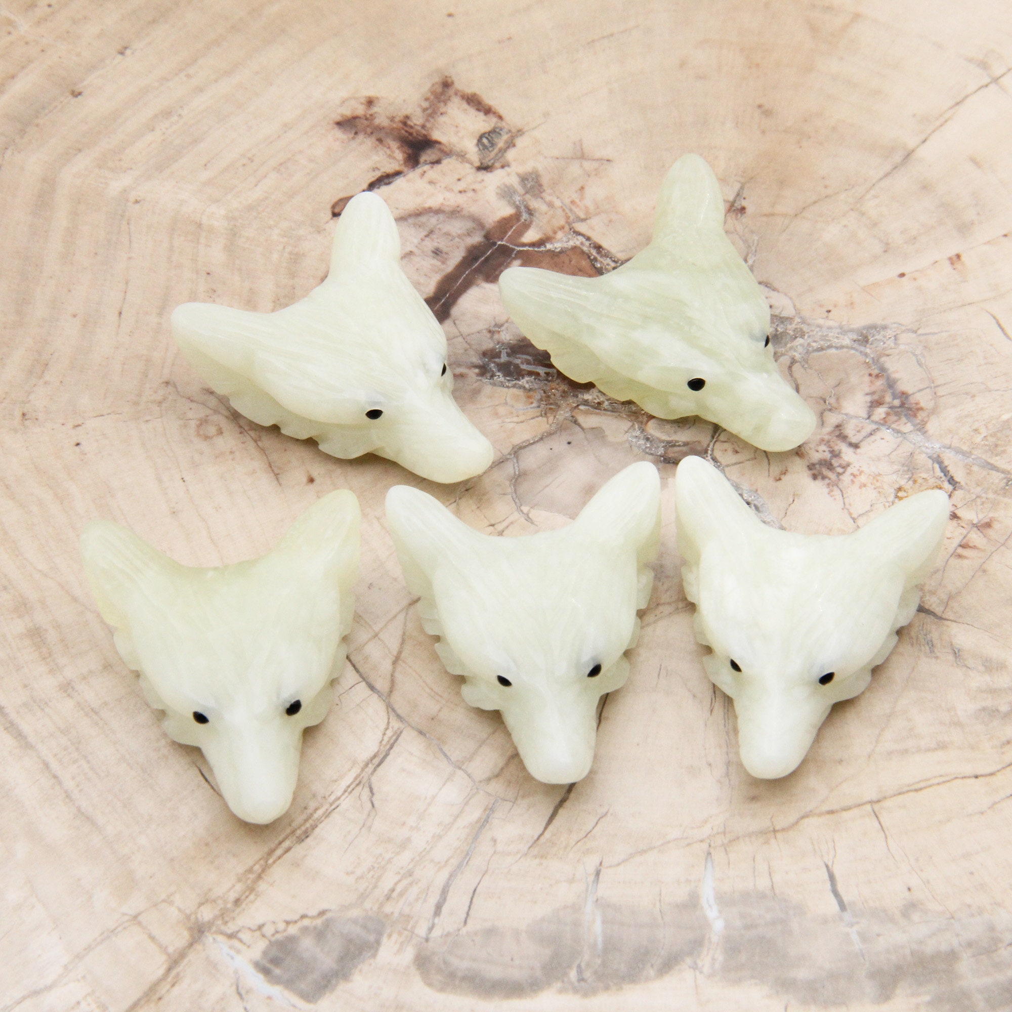 Natural Jade Wolf Head Pendants,jade Gemstone Wolf Head,good Quality Wolf Head,gemstone Wolf Head Pendants,wholesale Wolf Head Pendants.