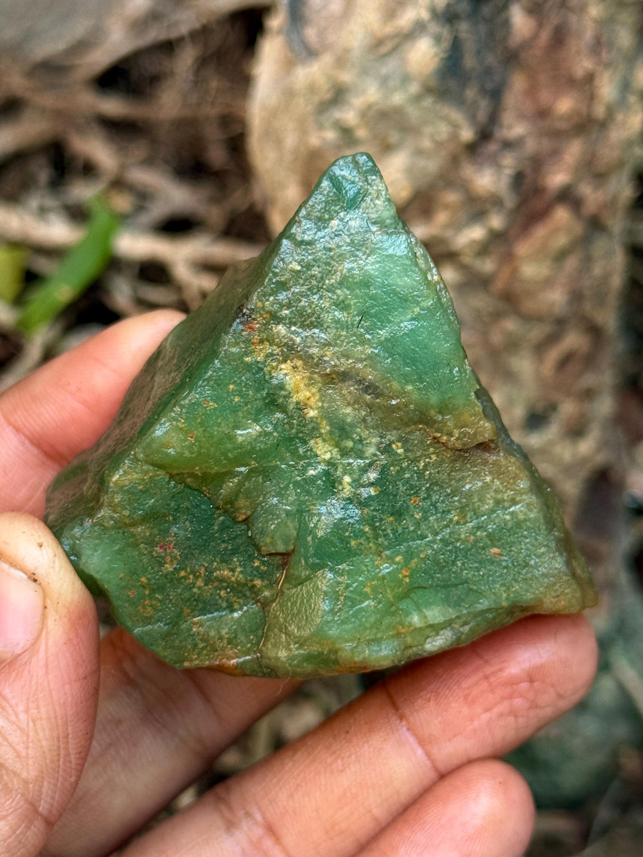 Natural Green Jade Specimen, Raw Crystal Chunk (571.85 Carat) Natural Green Jade Specimen, Raw Crystal Chunk (571.85 Carat)