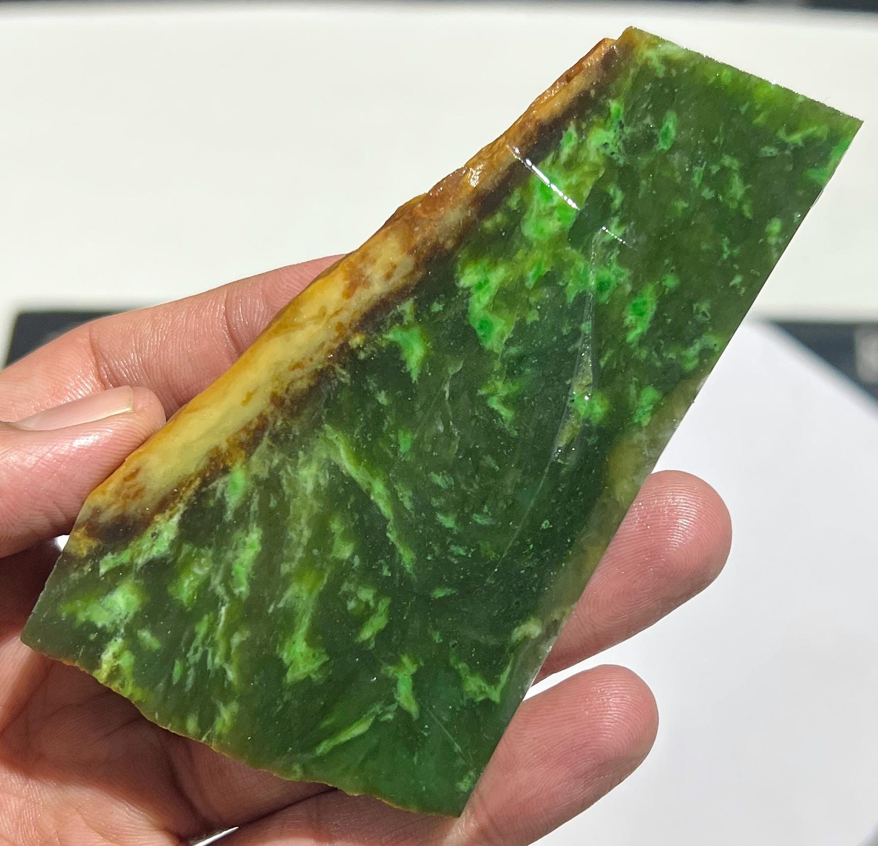 Natural Jade Rough Stone | Rich Green Nephrite Gemstone 103g 102x56x7mm