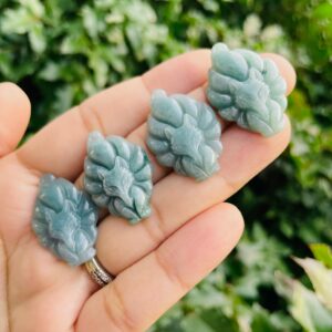 Blue Green Jade Fox: Carved Crystal Animal Stone (31x20x5 MM)