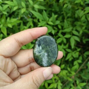 Jade Flat Palm Stone 30-40mm