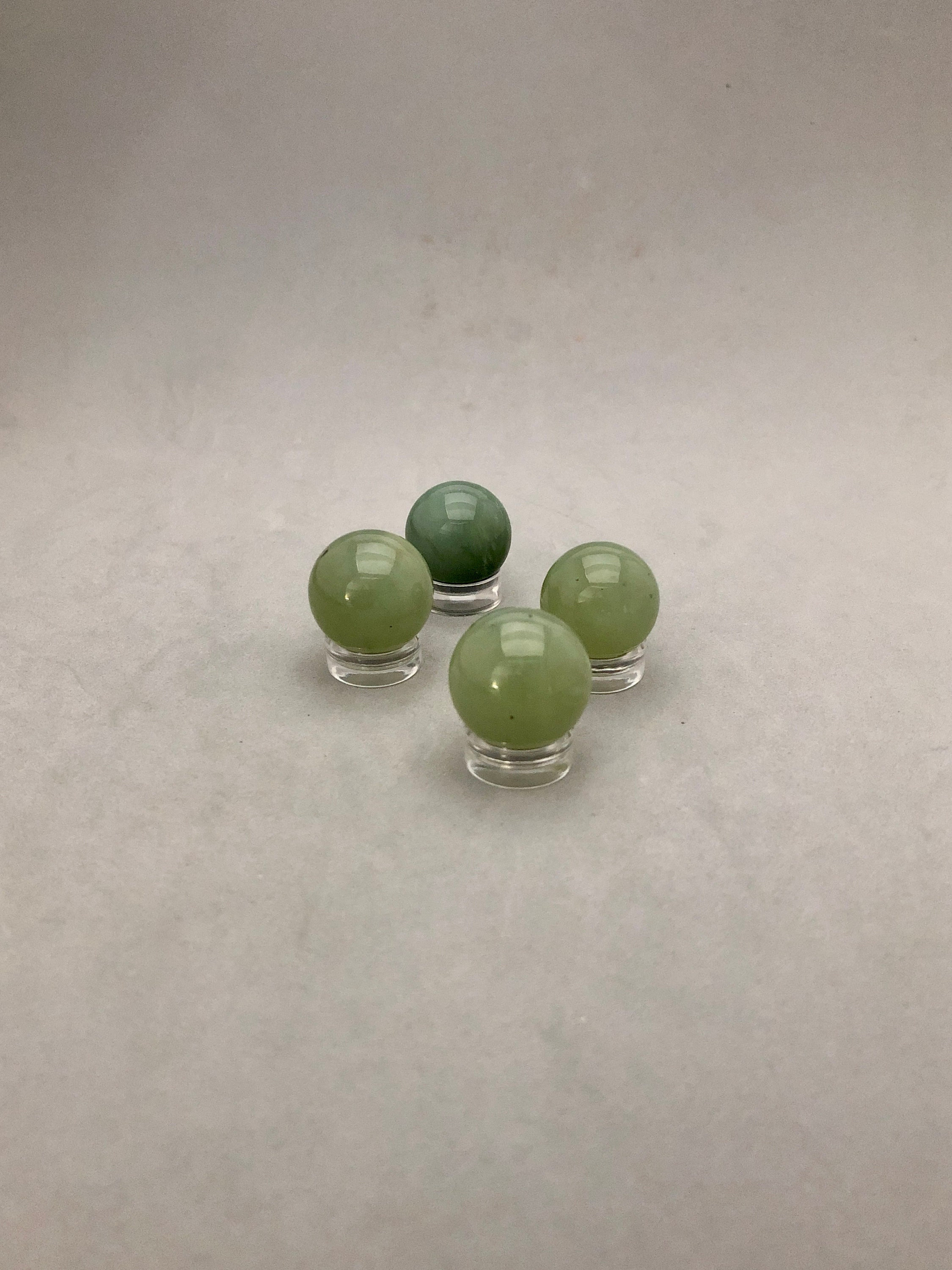 Jade He Tian Jade Crystal Stone Mini Sphere Good Luck Wealth Crystal Prosperity Abundance Crystal Grid Tiny Sphere Metaphysical Stone