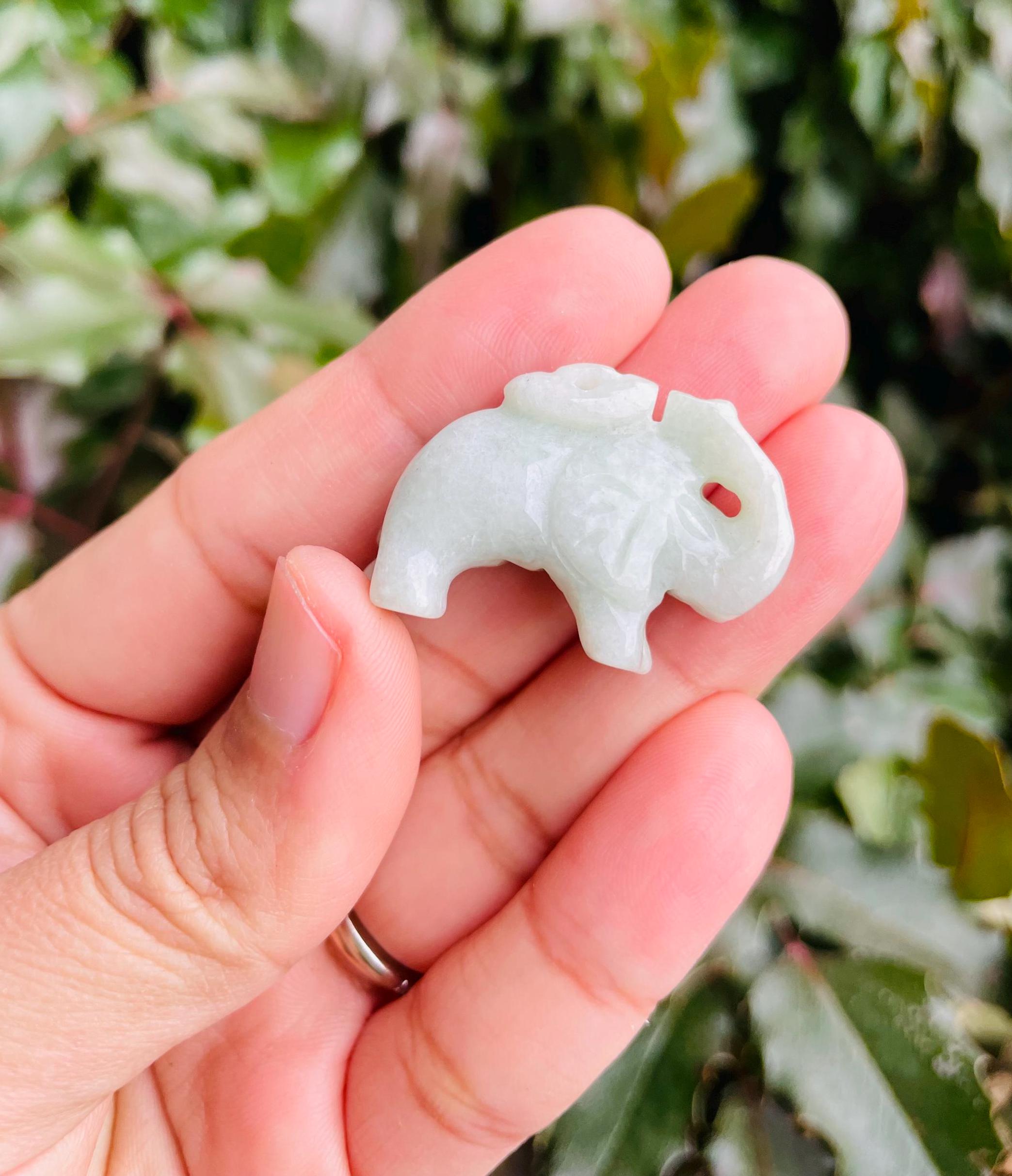 Light Green Jade Elephant: Carved Crystal Animal (25-30 Mm)