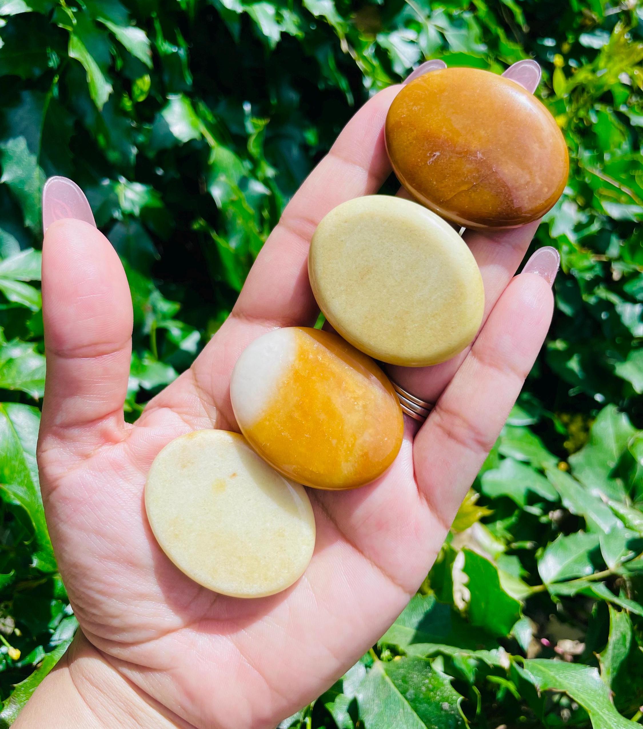 Natural Jade Worry Stone: Polished Thumb Crystal (45x35mm)
