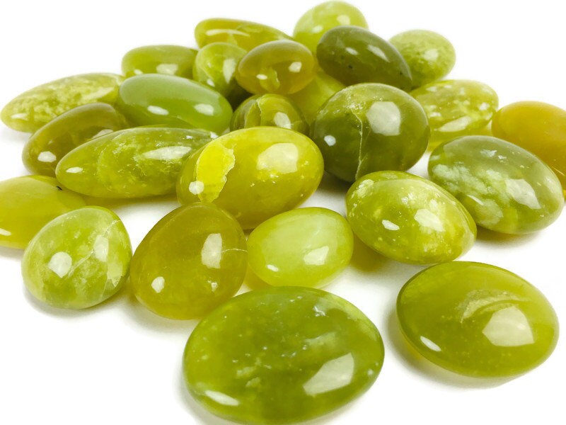 Tumbled Green Jade Stone: Polished Crystal Gemstone (25-35mm)