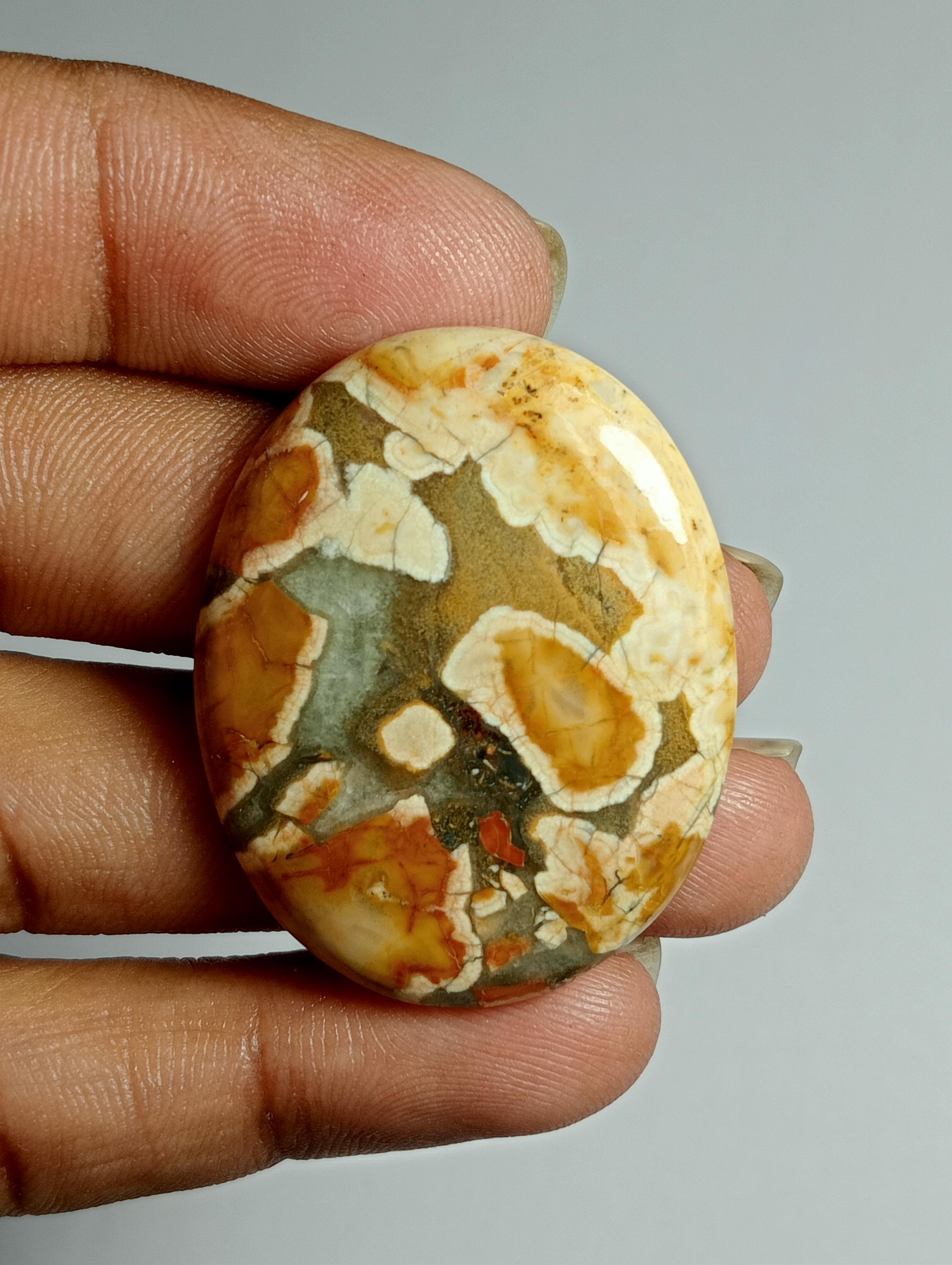 Maligano Jasper Cabochon: Loose Gemstone, 61cts, 37x29mm