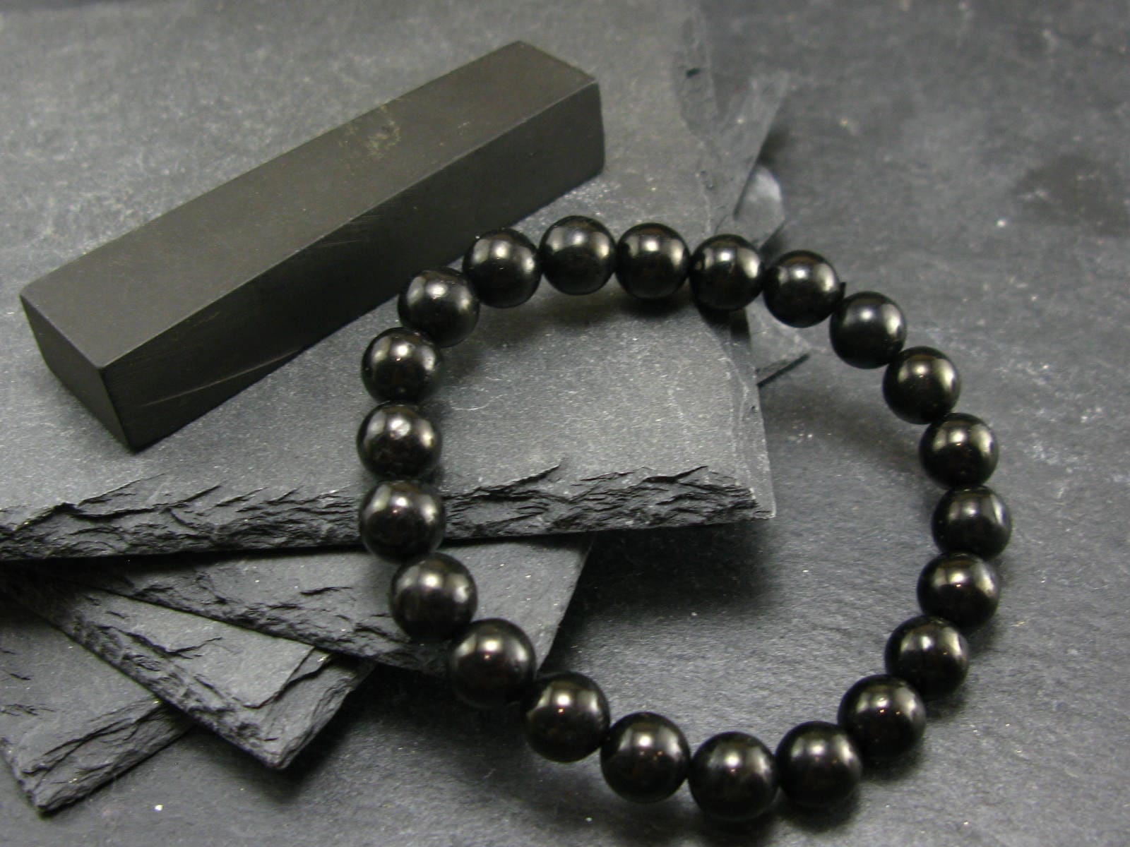 Whitby Jet Genuine Bracelet From Uk ~ 7 Inches ~ 8mm Round Beads Whitby Jet Genuine Bracelet From Uk ~ 7 Inches ~ 8mm Round Beads