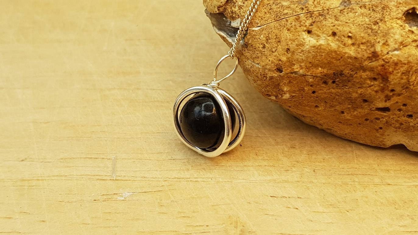 Jet Circle Pendant Necklace. Small Minimalist 3d Round Frame Necklace. Reiki Jewelry. Black Stone 10mm Sterling Silver Necklaces For Women Jet Circle Pendant Necklace. Small Minimalist 3d Round Frame Necklace. Reiki Jewelry. Black Stone 10mm Sterling Silver Necklaces For Women