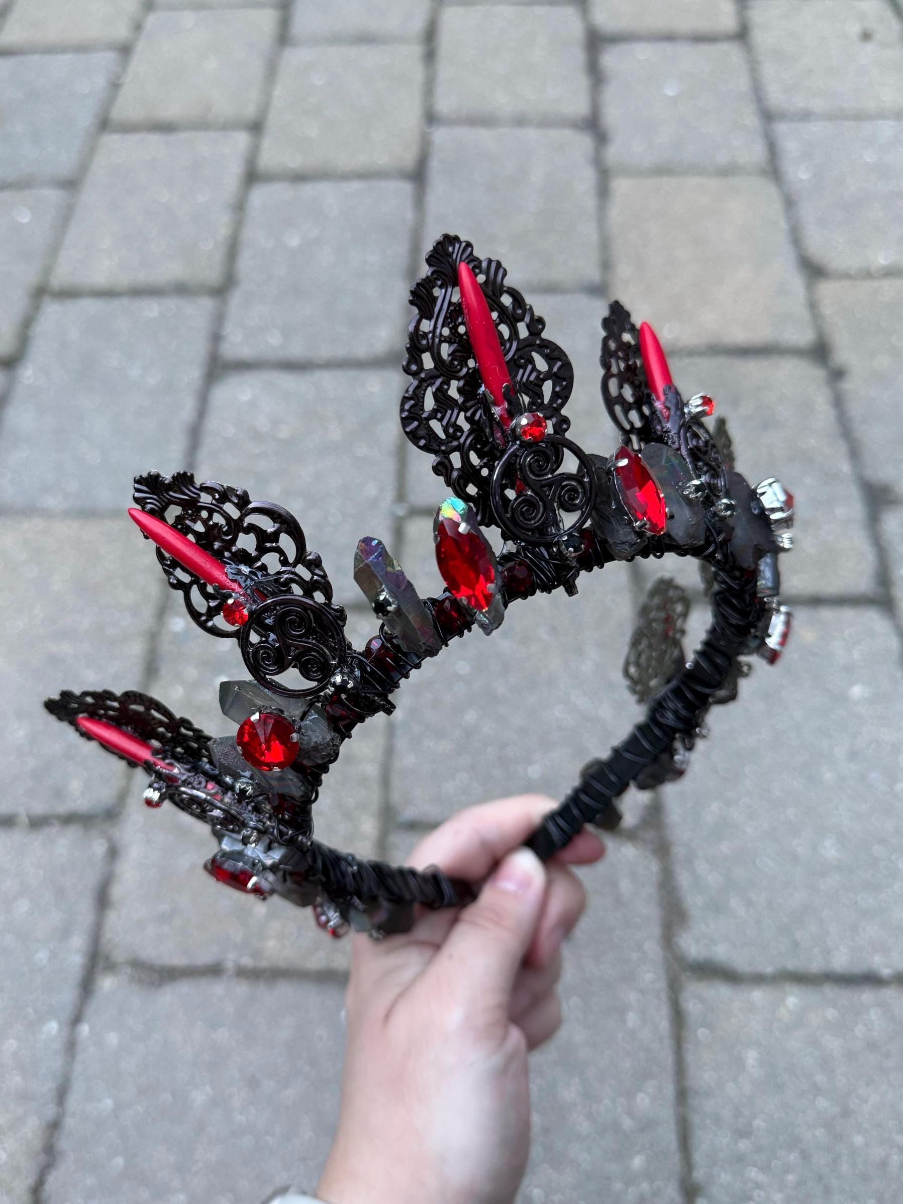 Jinu Red Agate Crystal Crown: Black Filigree Mermaid Tiara Jinu Red Agate Crystal Crown: Black Filigree Mermaid Tiara