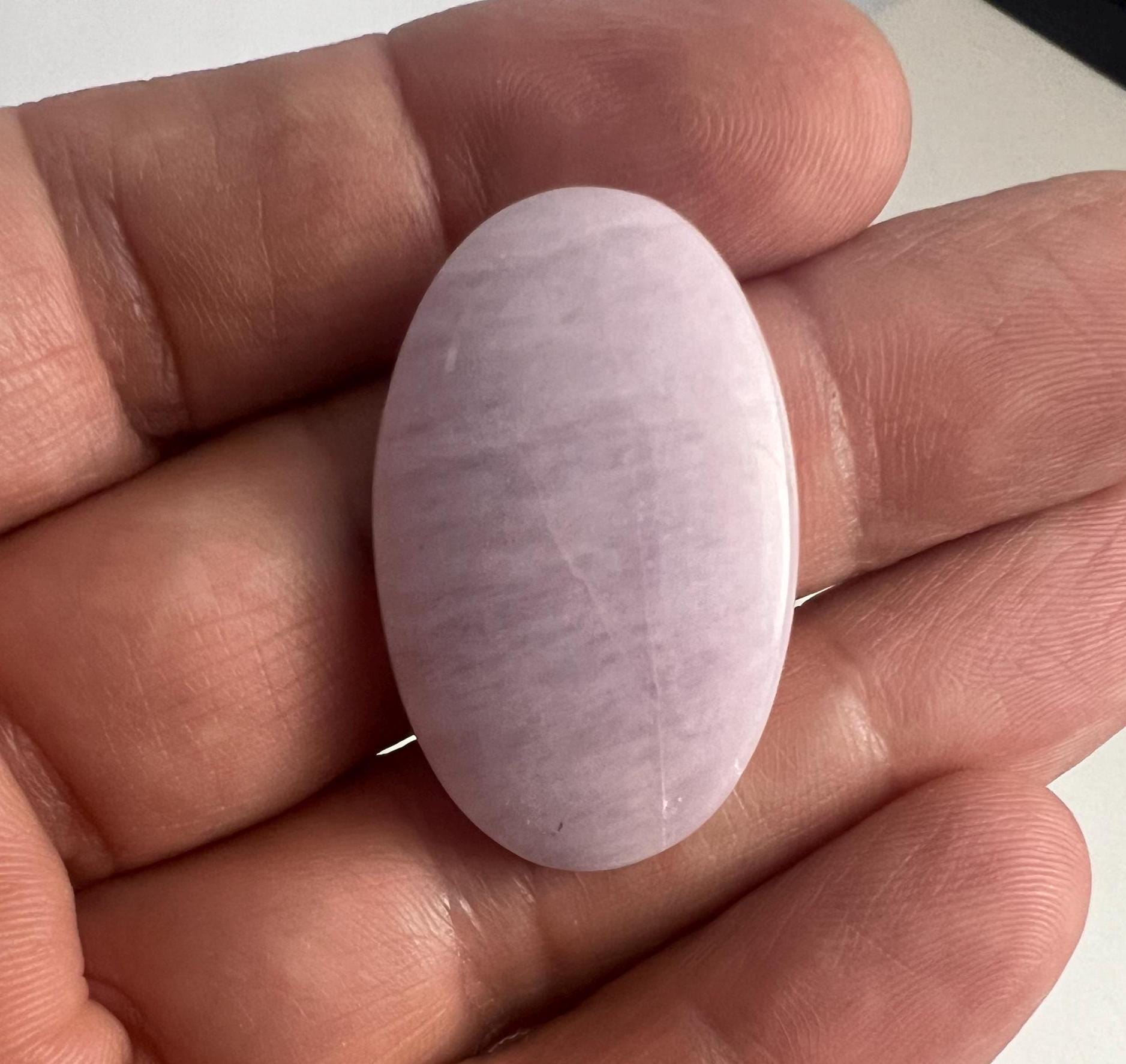 Kunzite Cabochon (37mm X 23mm) Kunzite Cabochon (37mm X 23mm)