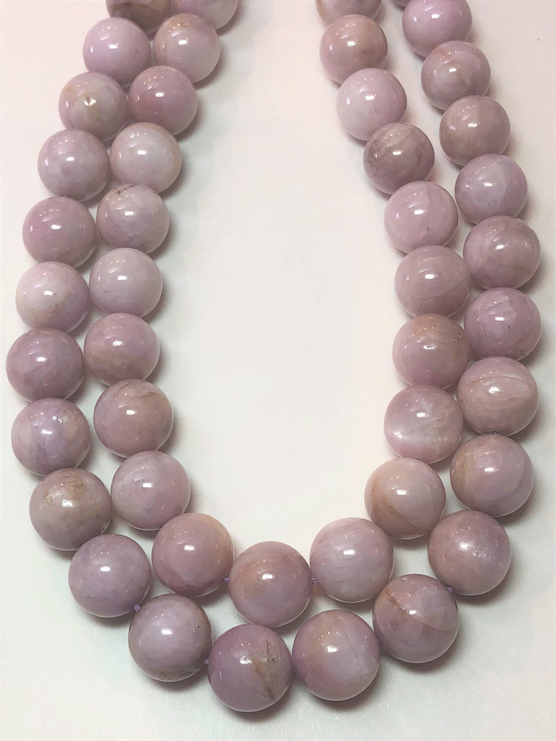 12mm Kunzite Gemstone Beads. Full 15" Strand High Quality A/aa Beads, About 32 Per Strand. A Form Of Spodumene. Known As A Healing Stone.