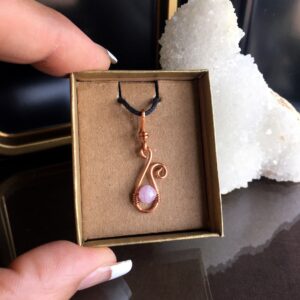 Minimalist Kunzite Pendant Necklace: Faceted Gemstone Jewelry