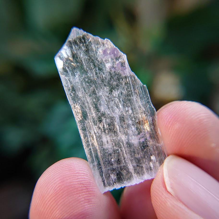 32.85ct Spodumene Var Kunzite Crystal From Afghanistan For Home And Altar Decor / Meditation / Reiki / Jewelry Crafting
