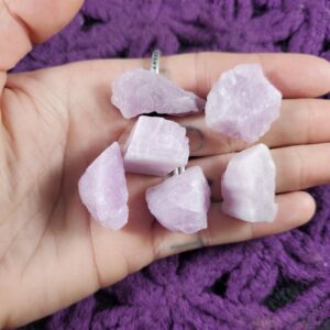 6 Raw Kunzite Crystal Rare Stones Purple Pink Small Gridding Crystals Love Heart Crown Chakra 6 Raw Kunzite Crystal Rare Stones Purple Pink Small Gridding Crystals Love Heart Crown Chakra