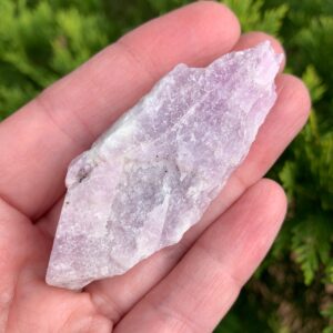 KUNZITE Crystal 2.7" - Raw Spodumene - Rough Stone - Natural Mineral Specimen - Healing Crystal - Meditation Crystal - 38g KUNZITE Crystal 2.7" - Raw Spodumene - Rough Stone - Natural Mineral Specimen - Healing Crystal - Meditation Crystal - 38g