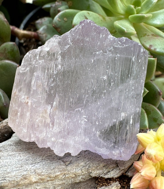 Raw Kunzite Crystal From Pakistan Raw Kunzite Crystal From Pakistan