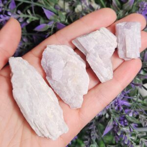 Raw Kunzite Crystal Specimen: Light Lilac Gemstone Raw Kunzite Crystal Specimen: Light Lilac Gemstone