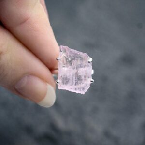 Amaranthine - Raw Kunzite Sterling Silver Ring Size 7