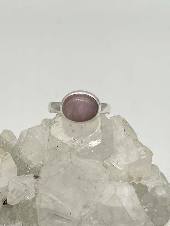 Kunzite Ring, Size 6 Kunzite Ring, Size 6