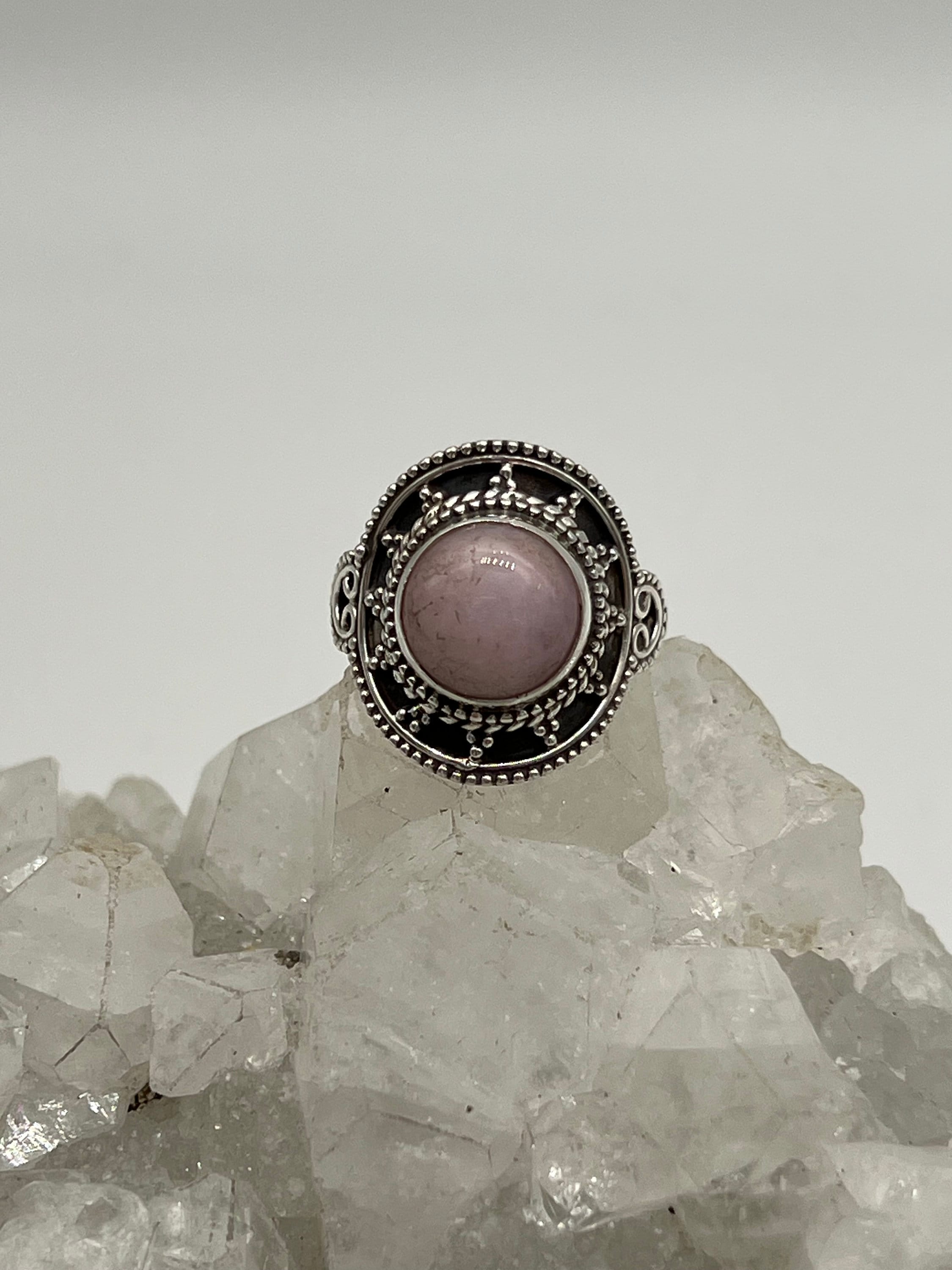 Kunzite Ring, Size 7 1/2 Kunzite Ring, Size 7 1/2
