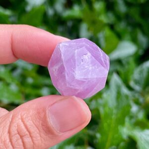 Faceted Kunzite Crystal Sphere: Pink Purple Gemstone (25x20mm) Faceted Kunzite Crystal Sphere: Pink Purple Gemstone (25x20mm)